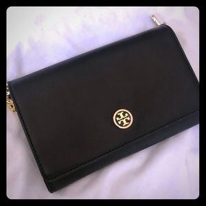 Tory Burch Robinson Wallet on a Chain Black Bag